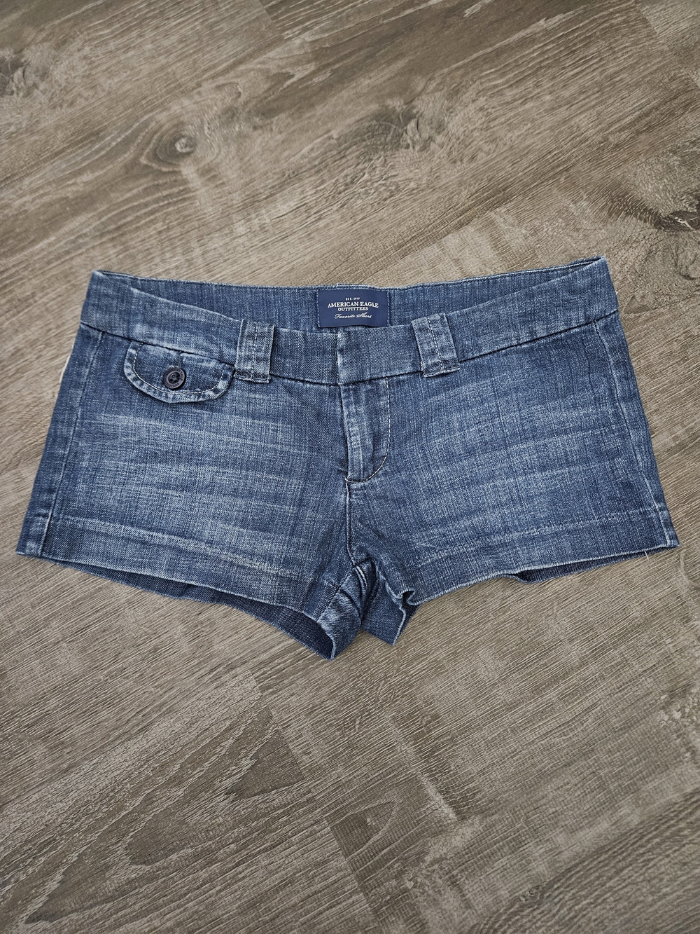 Vintage Y2K American Eagle Favorite Short Low Rise Denim Shorts Size 4